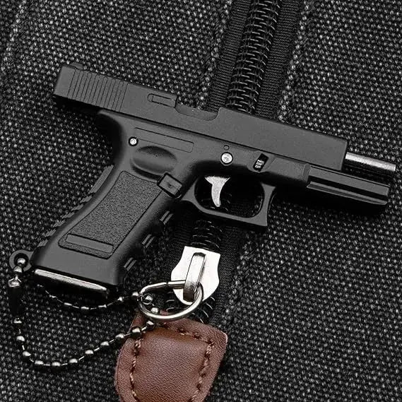 G17 Mini Pistol Keychain – 1:4 Metal (Black)